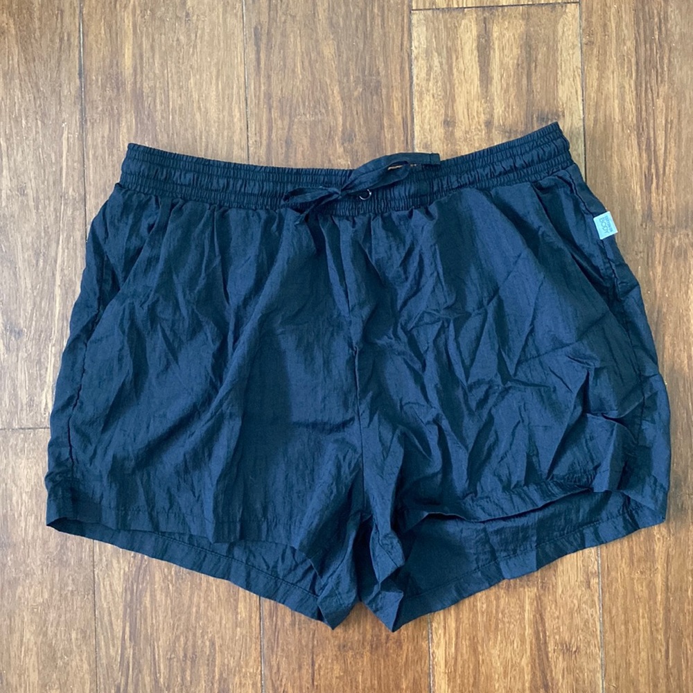 🖤Black Cotton On shorts M